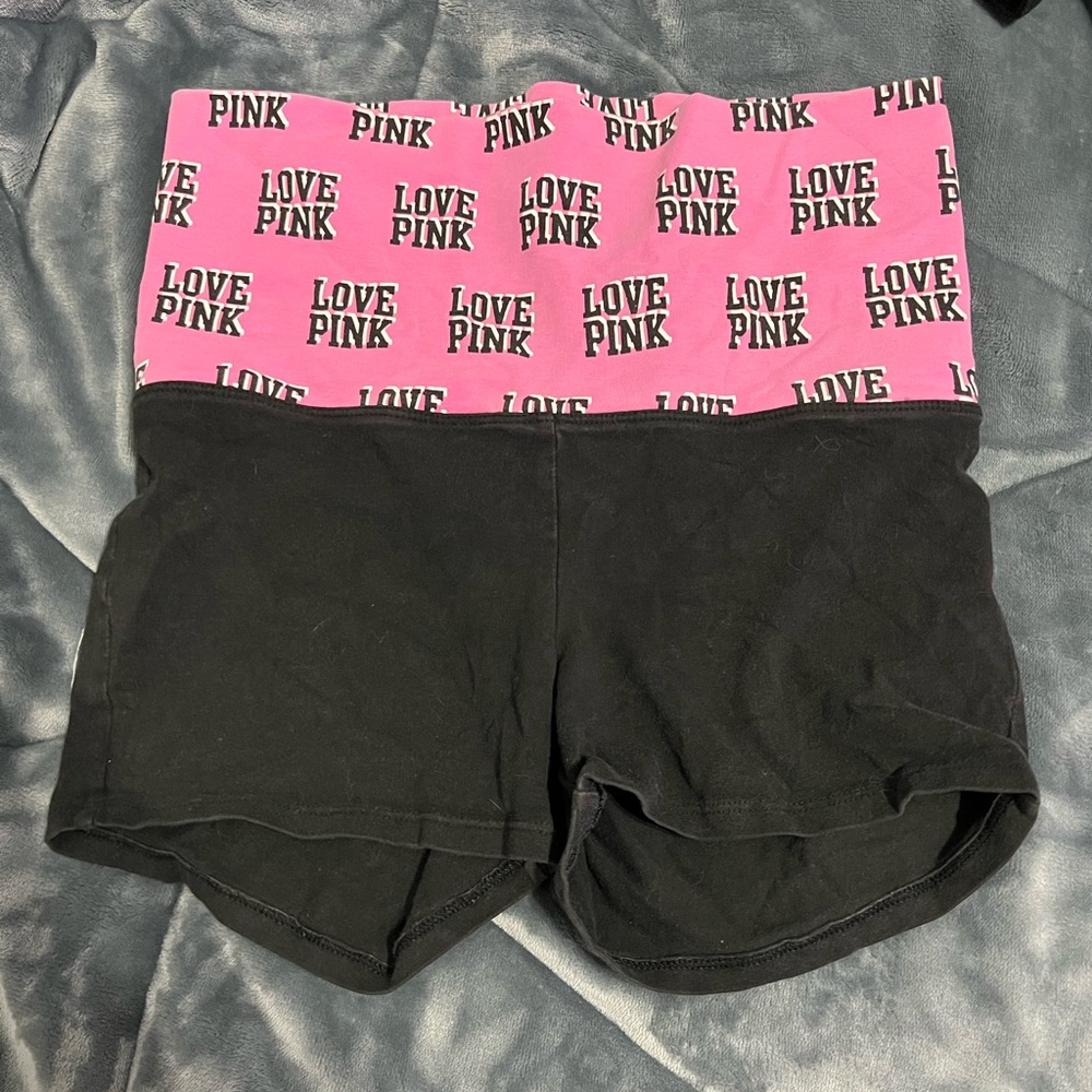 Pink shorts - Picture 2 of 4